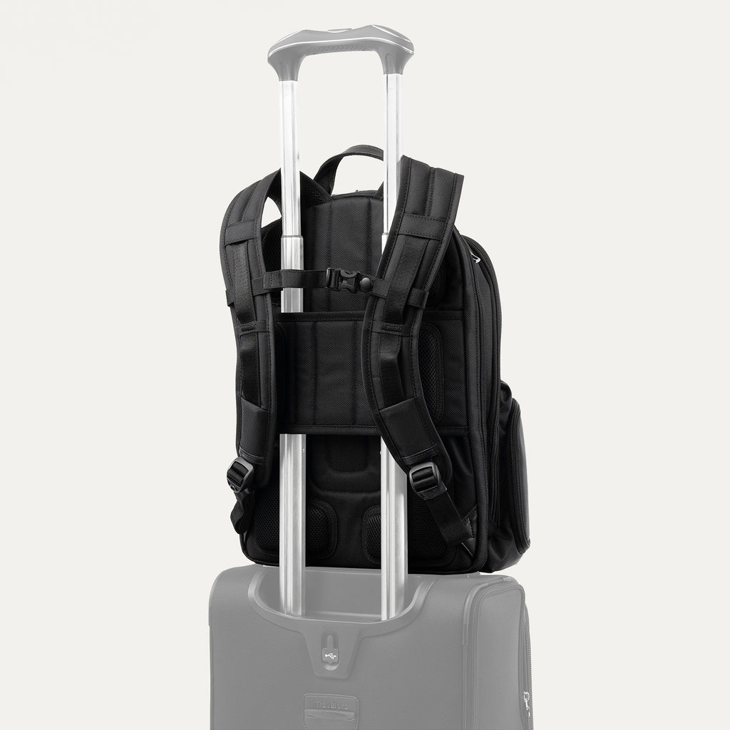 travelpro バッグ Drop Bottom Weekender Bag | Travelpro x Travel + Leisure