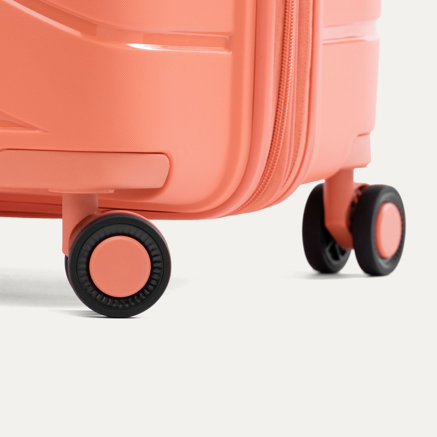 Atlantic®  Carry-On / Medium Check-In Hardside Set