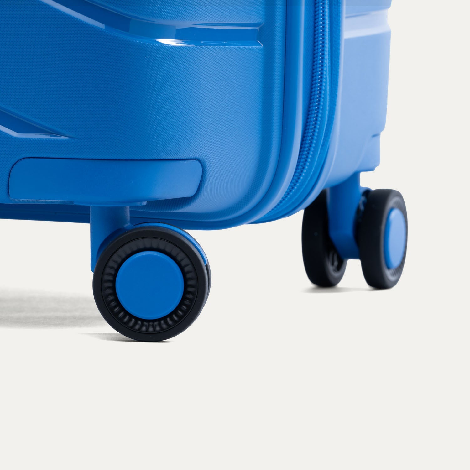 Atlantic®  Carry-On / Medium Check-In Hardside Set