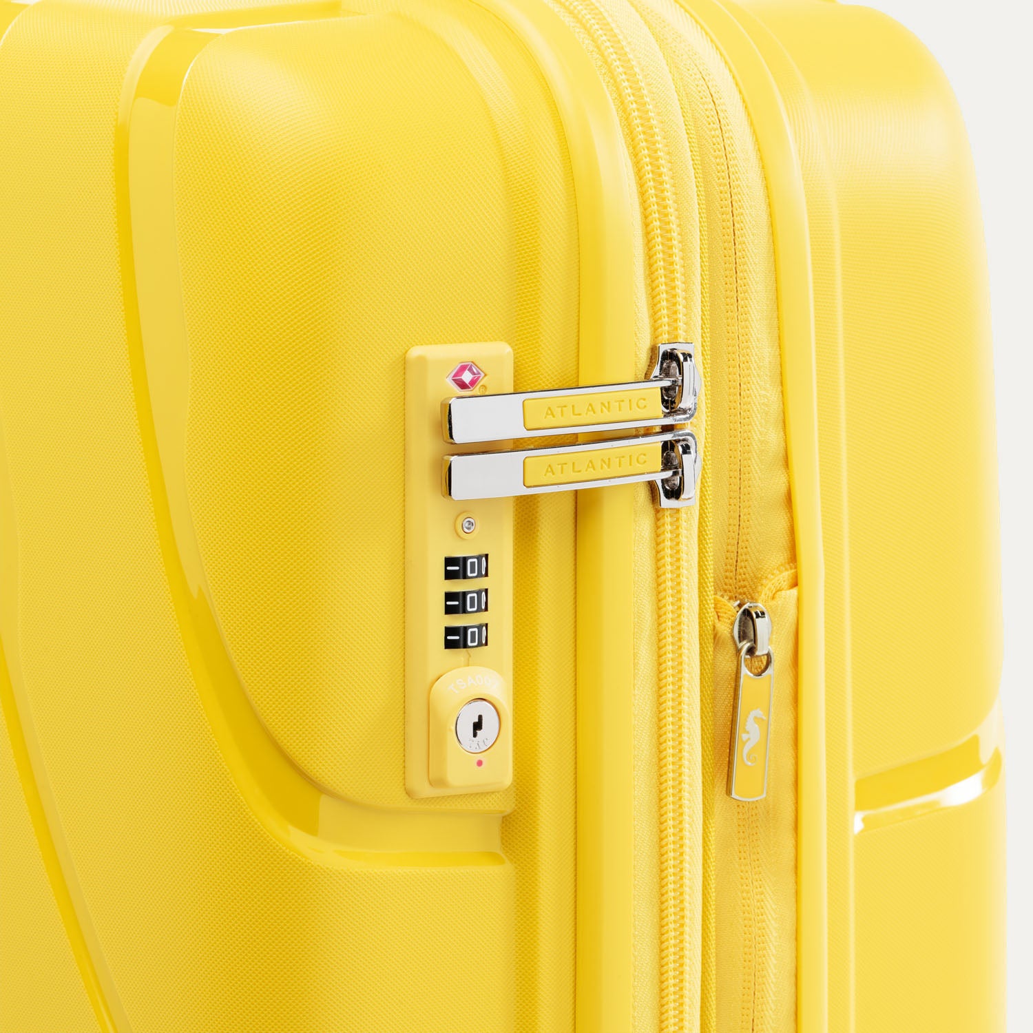 Atlantic Carry-On / Medium Check-In Hardside Set in Nshine Yellow