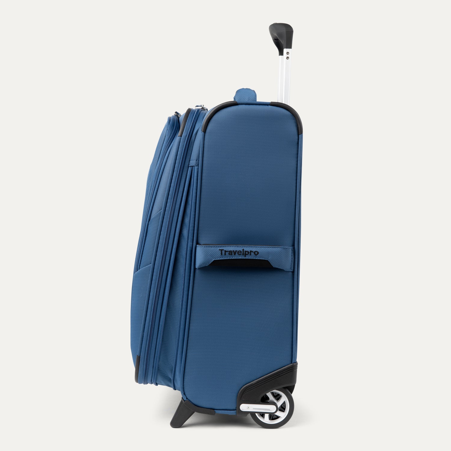 Maxlite® 5 International Carry-On Rollaboard®
