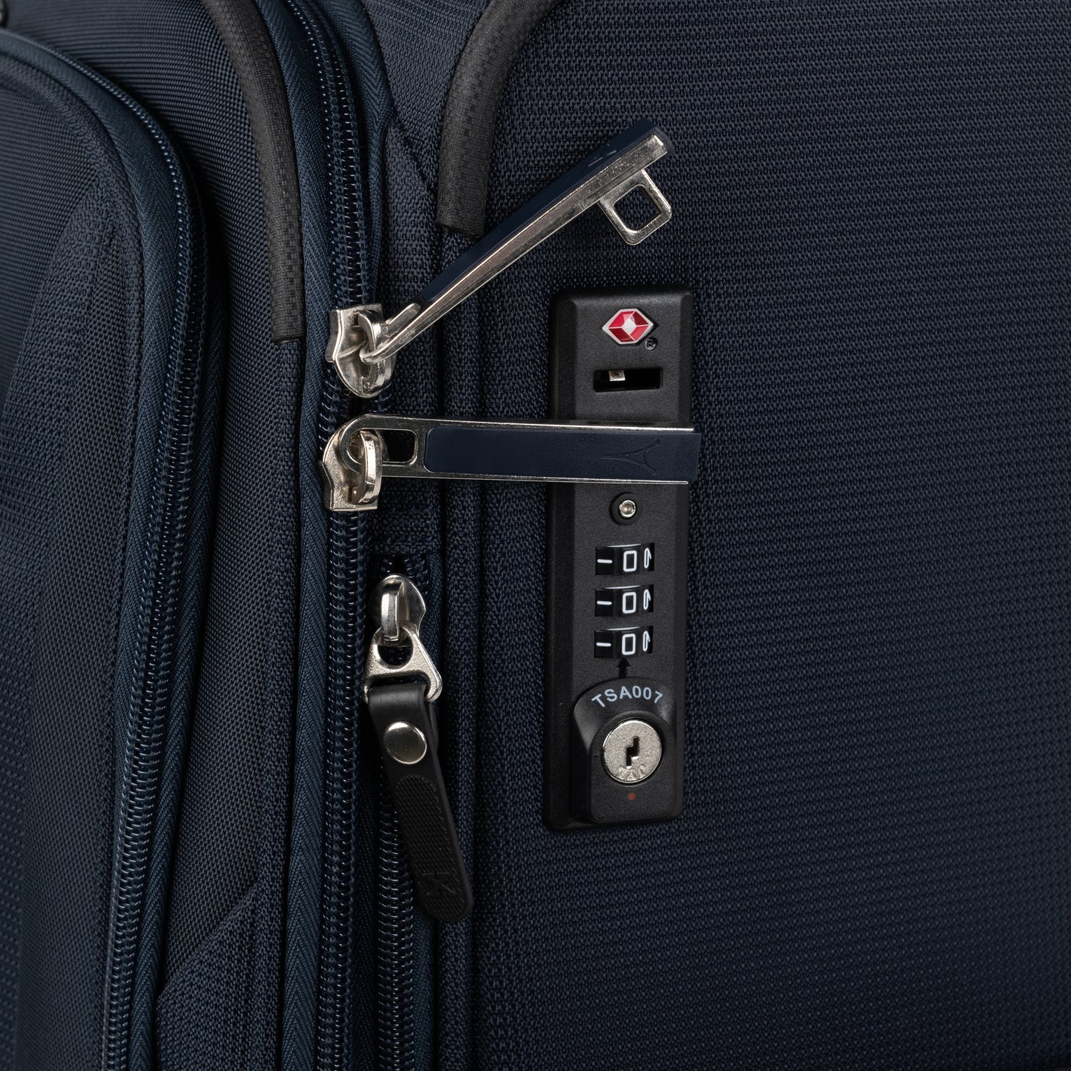 Maxlite® 5 International Carry-On Spinner