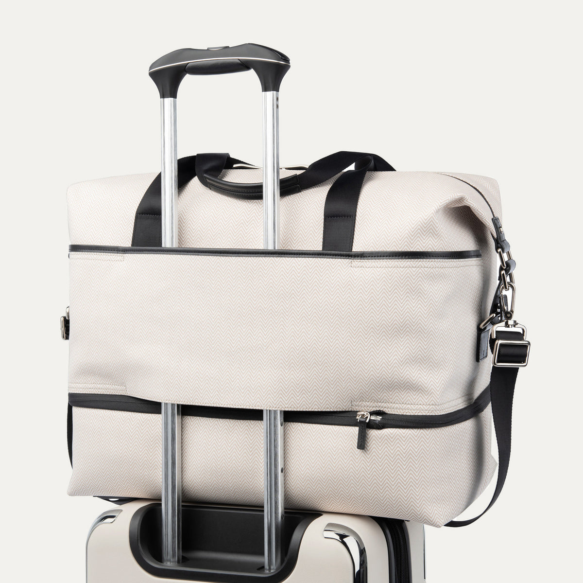Drop Bottom Weekender Bag | Travelpro x Travel + Leisure display picture 1