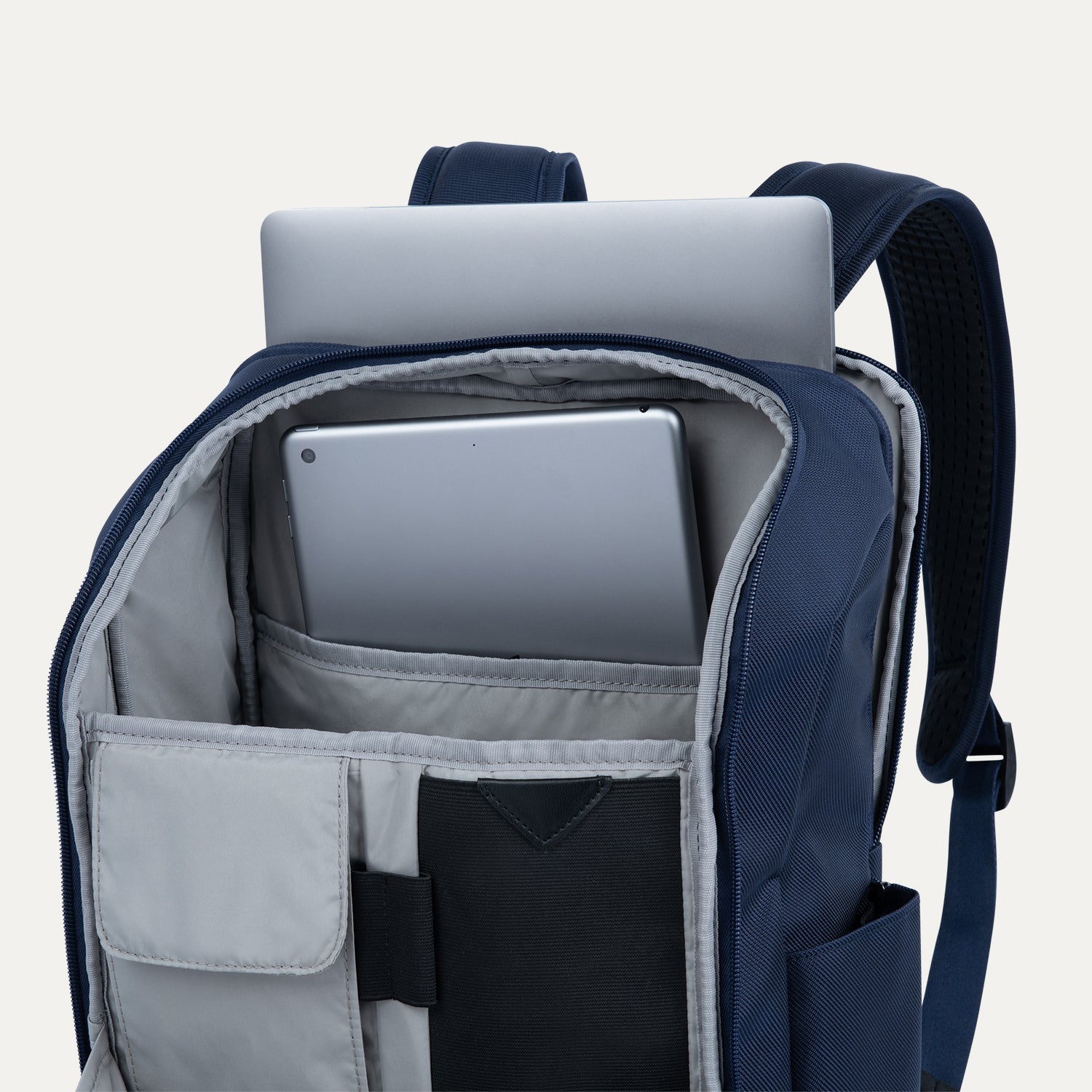 backpack for laptop and tablet Travelpro Crew Executive Choice 3 Slim Backpack