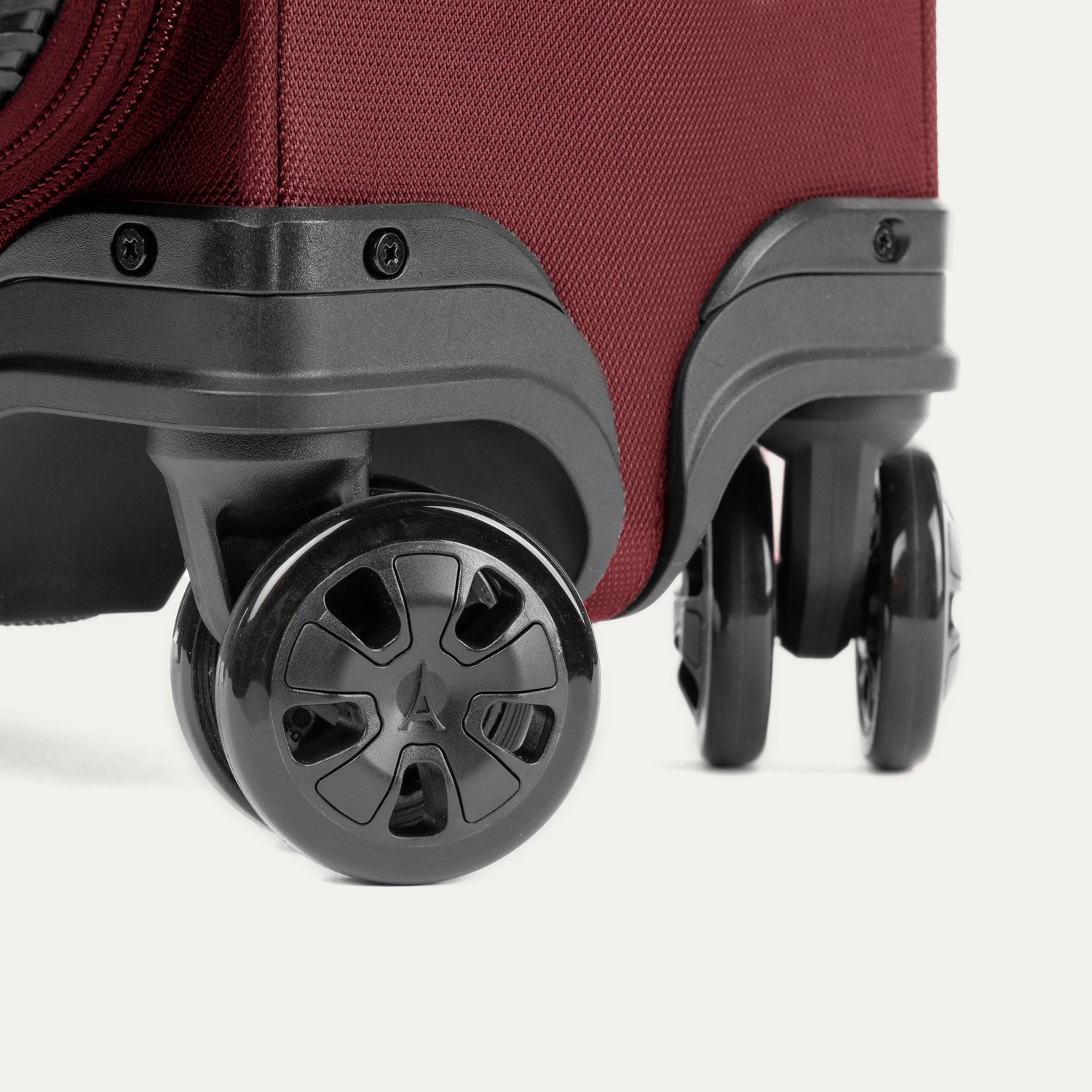 Crew™ Classic Carry-On Spinner