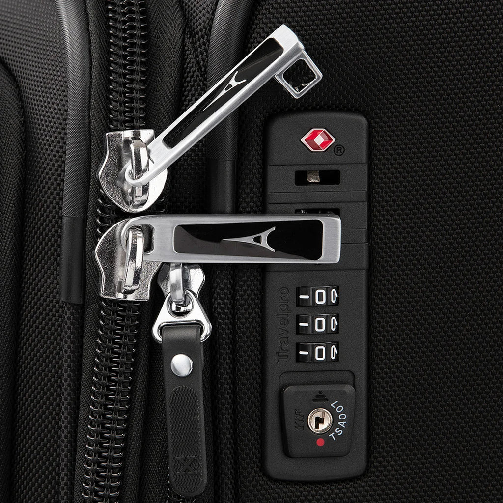 Platinum® Elite Medium Check-In Spinner