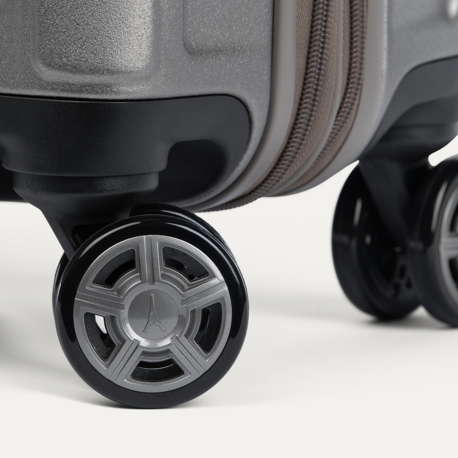 Platinum® Elite Compact Carry-On Hardside Spinner