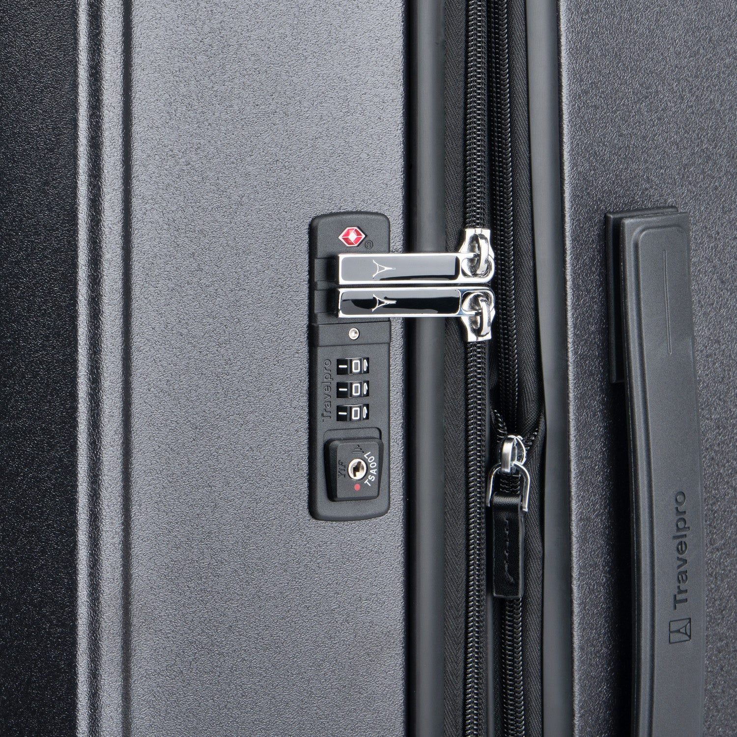 Platinum® Elite Medium Check-In Hardside Spinner