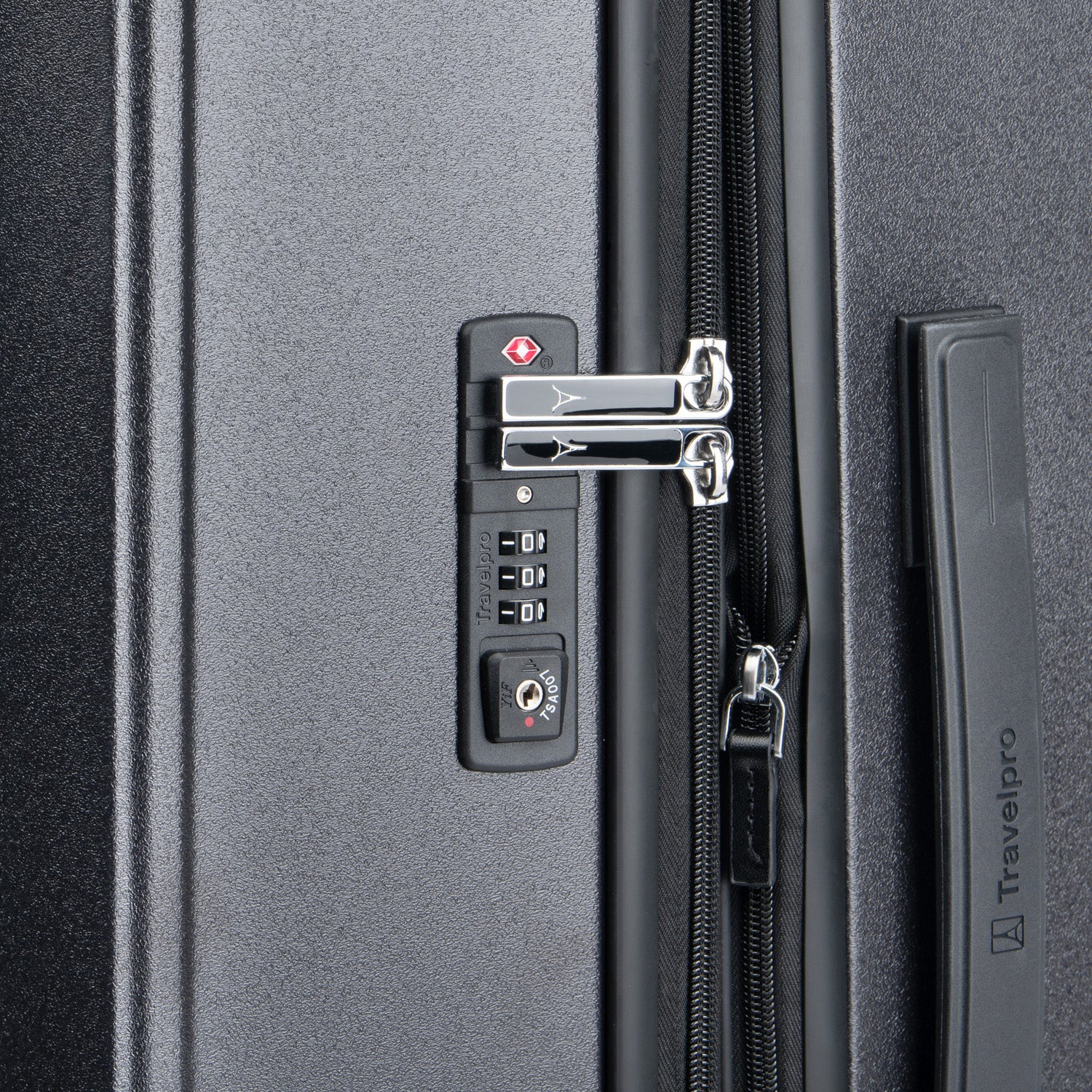 Platinum® Elite Large Check-In Hardside Spinner