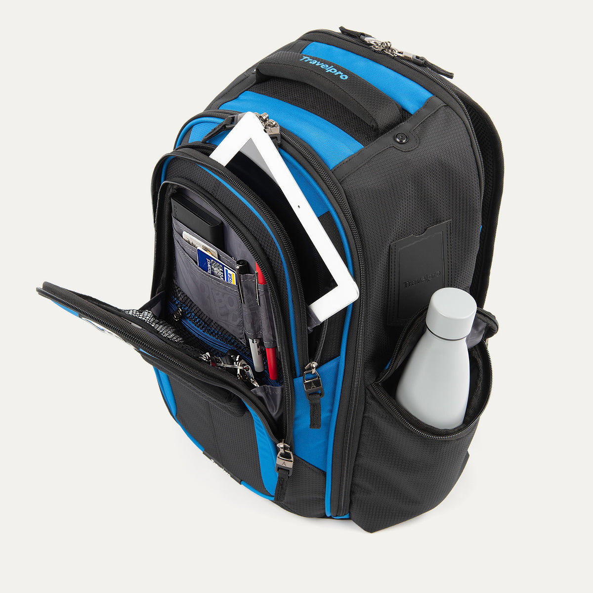 Bold™ By Travelpro® Backpack / Medium Check-In Set