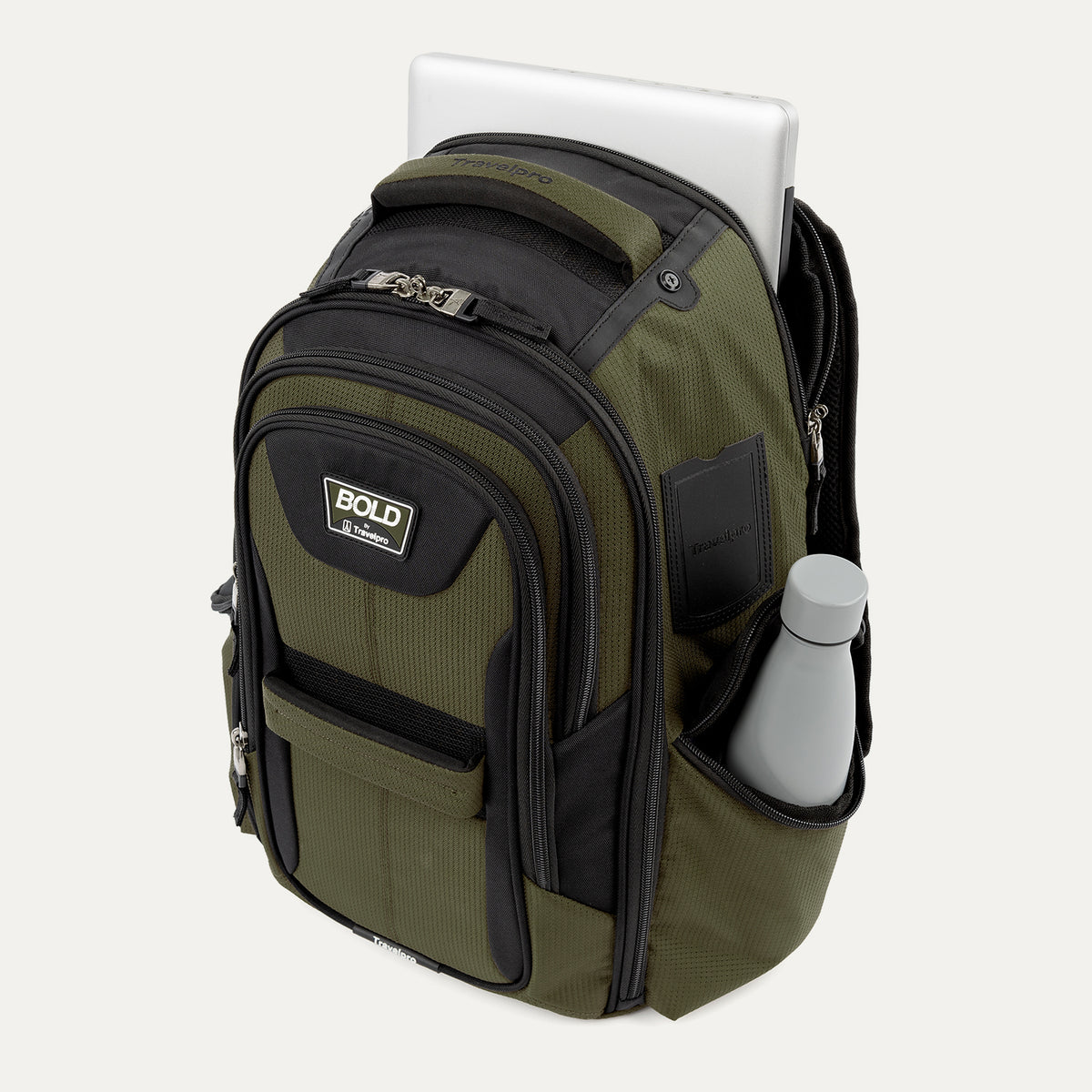 Bold™ By Travelpro® Backpack / Medium Check-In Set