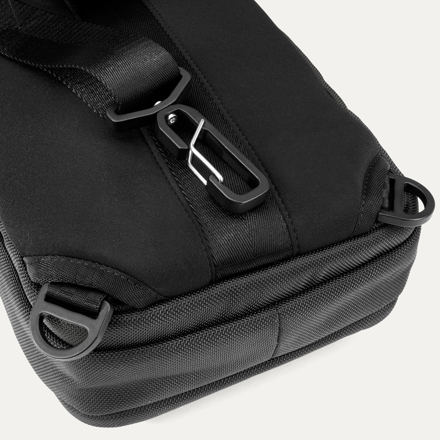 Travelpro Altitude Crossbody Bag 6L in Aviator Navy