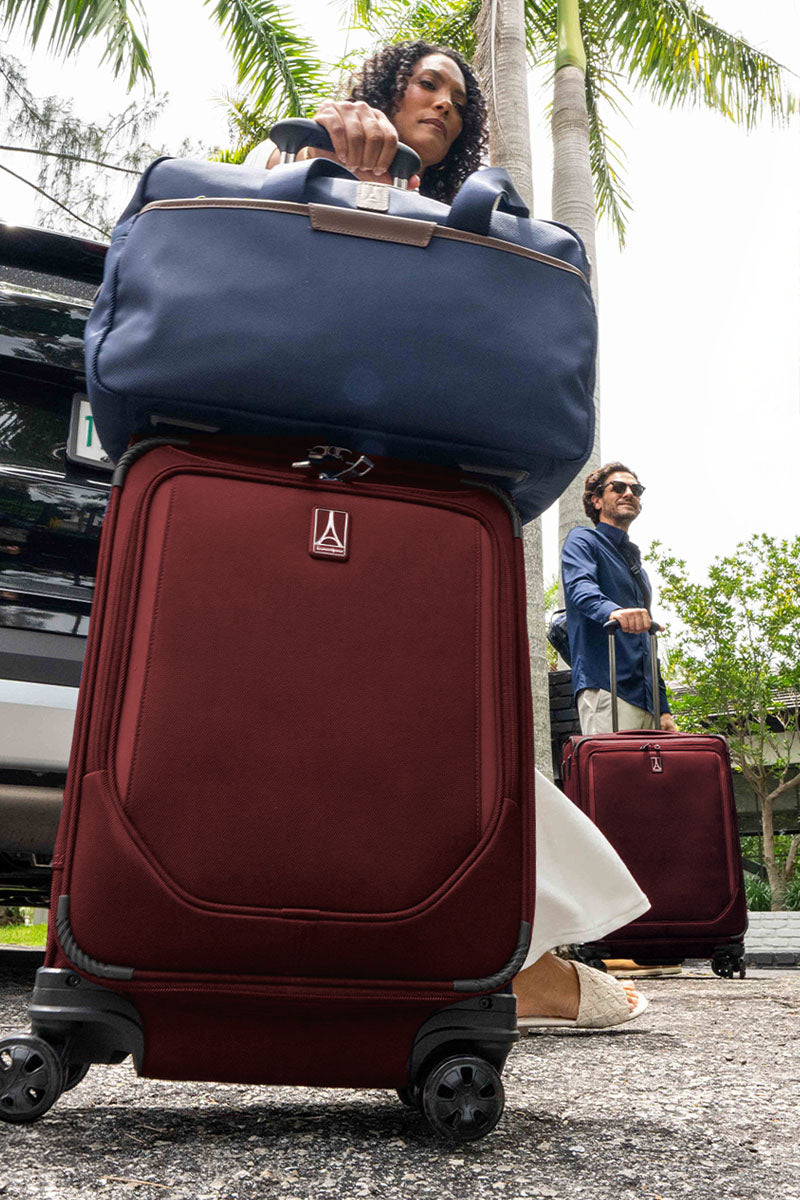 travelpro バッグ Amazon.com | Travelpro Platinum Elite Softside Expandable