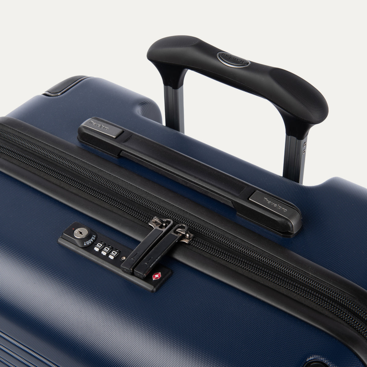 Roundtrip® Medium Check-in Expandable Spinner